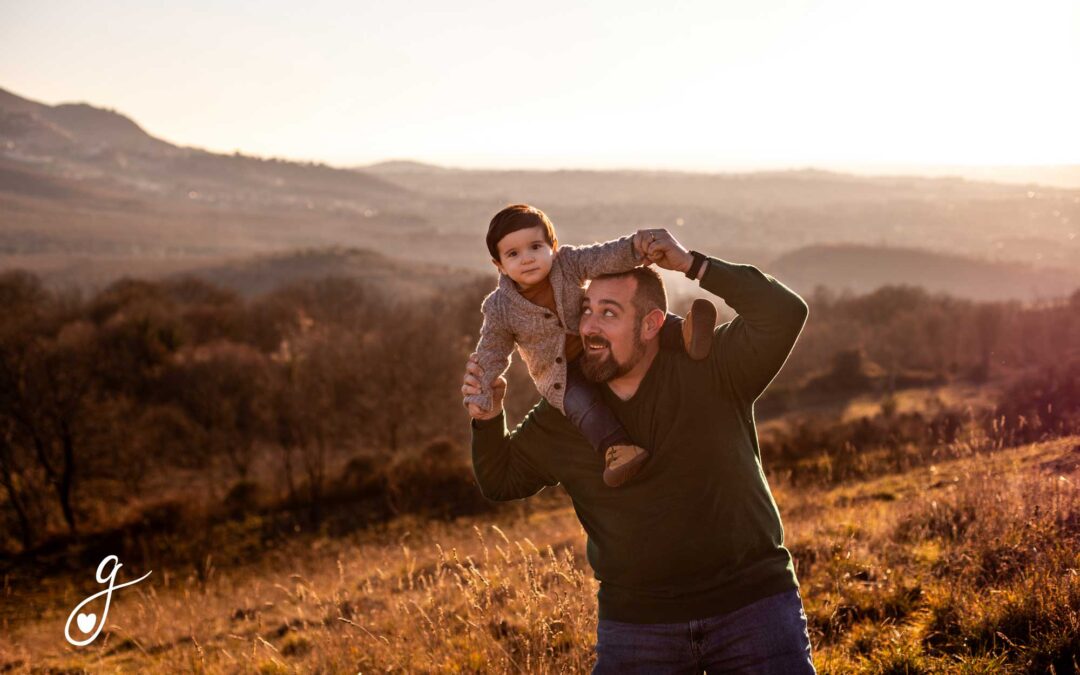 Sessione di famiglia in esterna in inverno